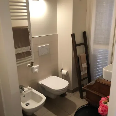 Dimora Del Vicolo Giglio Apartamento Cernobbio