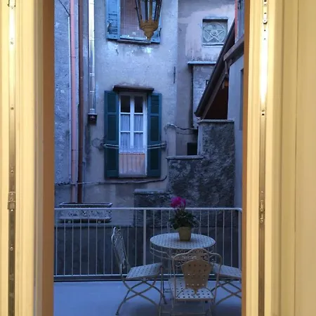 Dimora Del Vicolo Giglio Apartamento Cernobbio